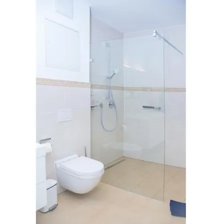 Apartment Im Gutspark, Perlie - Komfort Trifft Maritimes Flair